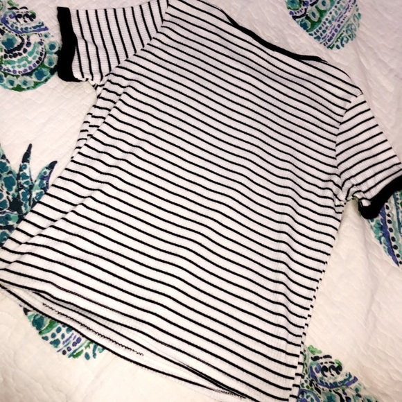 Black and White Striped Tshirt - Picture 3 of 3